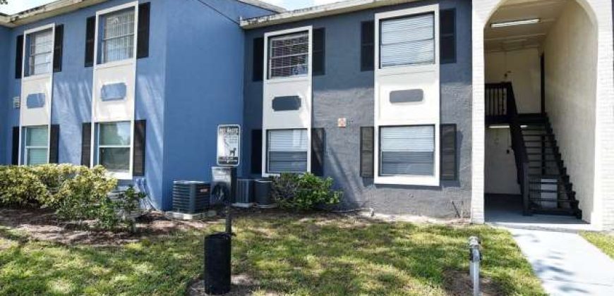 UPDATED KITCHEN!!! 2BR 1BA in Windmill Point. Waterford Lakes/UCF area. ALL TILE FLOORS, Community Pool!
