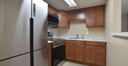 UPDATED KITCHEN!!! 2BR 1BA in Windmill Point. Waterford Lakes/UCF area. ALL TILE FLOORS, Community Pool!