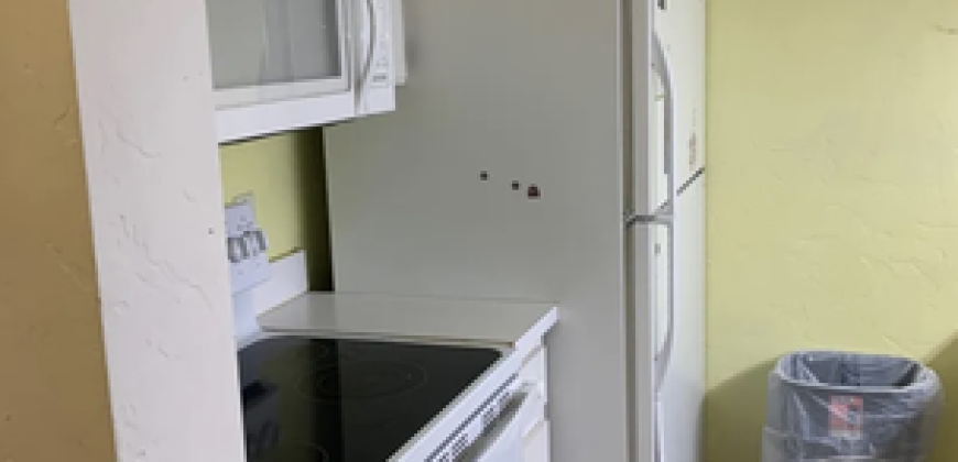 Bedroom with Private Bathroom + Option to Renew – Countryside at the University Condo