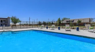 Oak Creek Apartments