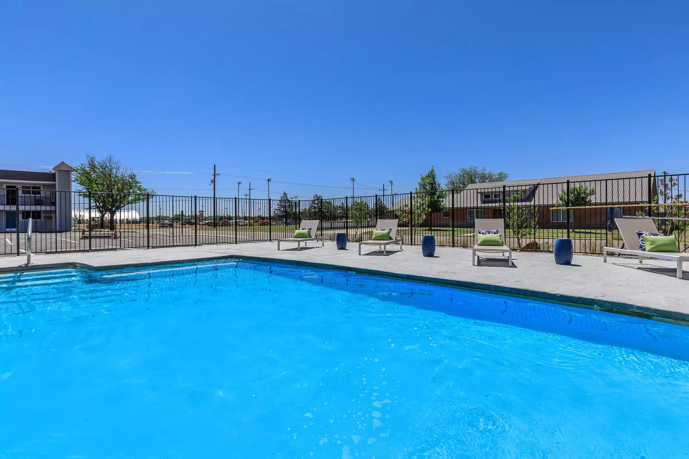 Oak Creek Apartments