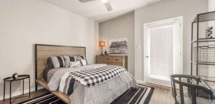 Gorgeous 4/4.5 Townhomes with Fenced Backyards!