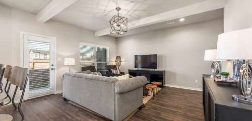 Gorgeous 4/4.5 Townhomes with Fenced Backyards!