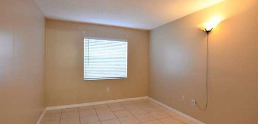 UPDATED KITCHEN!!! 2BR 1BA in Windmill Point. Waterford Lakes/UCF area. ALL TILE FLOORS, Community Pool!