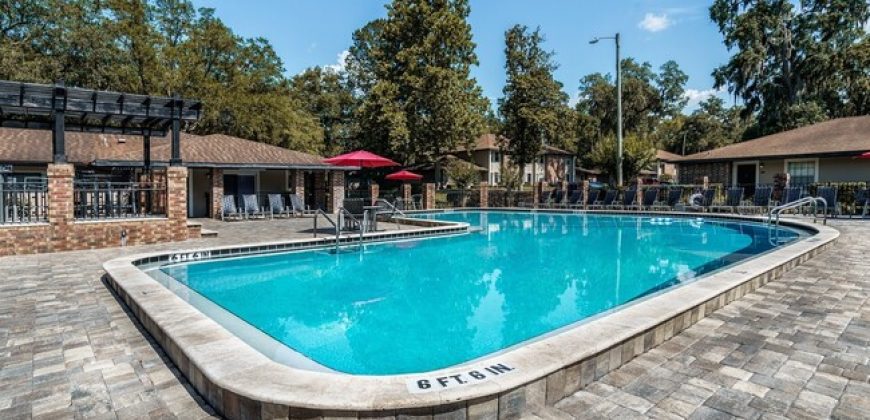 Oxford Manor Apartments
