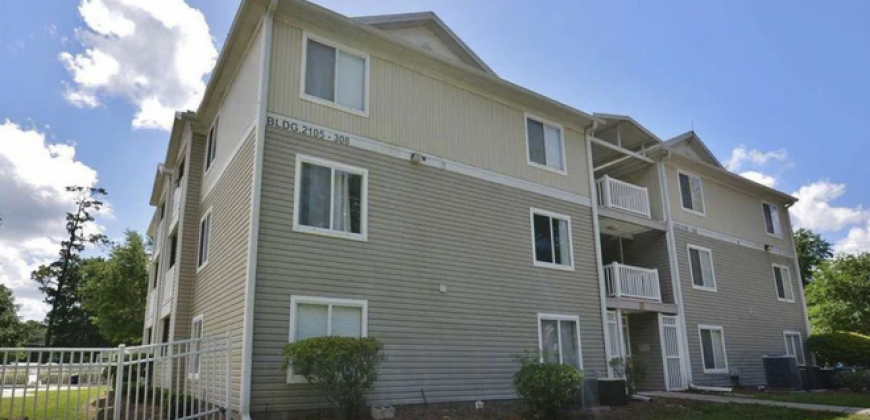 Bedroom with Private Bathroom + Option to Renew – Countryside at the University Condo